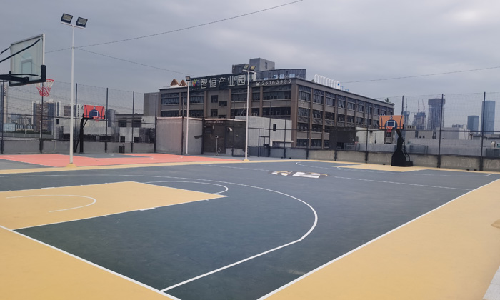  建籃球場用什么地面材料比較好？
